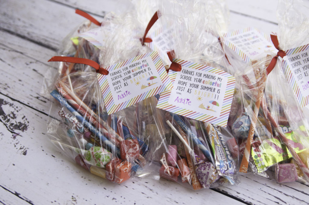 adorable-and-affordable-treat-bag-idea-for-coworkers-teachers-and-friends